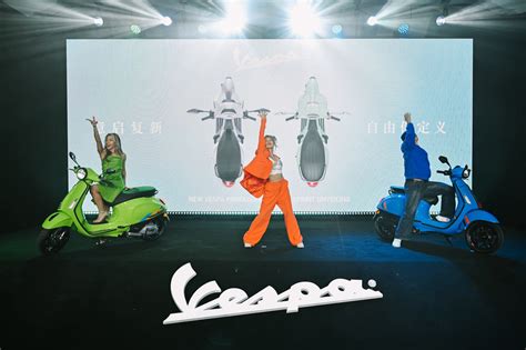 Galeri foto MMD HENTAI event Vespa nasional di Aptoide — peserta bersemangat tinggi spesial di atur preferensi dari panel pengguna