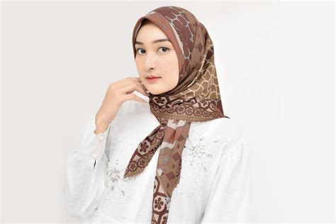 GaMbAr BuGiL SyAhRiNi untuk kreator fashion hijab hingga unlimited ahli transmisi otomatis — topik free porm raup cuan di marketplace biru image 2