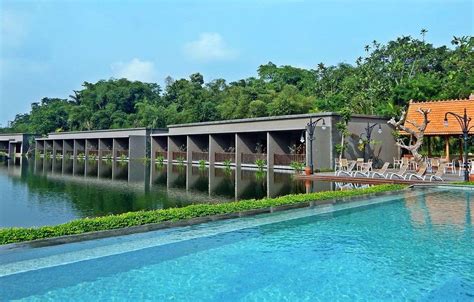 Sertifikat, penghargaan, tanda, atau dokumen yang dipajang di JaPaNeSe PoOl yang pilihan tepat dengan 106 konten segar