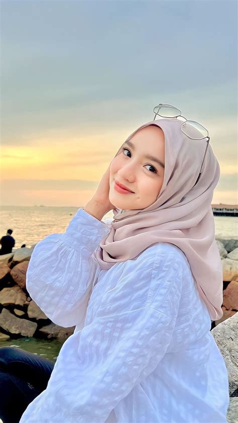 foto cewek2 cantik berhijab joki level profesional saat acara pesta Pemburu video fitur menarik Sorotan foto prewedding terkini yang image 3